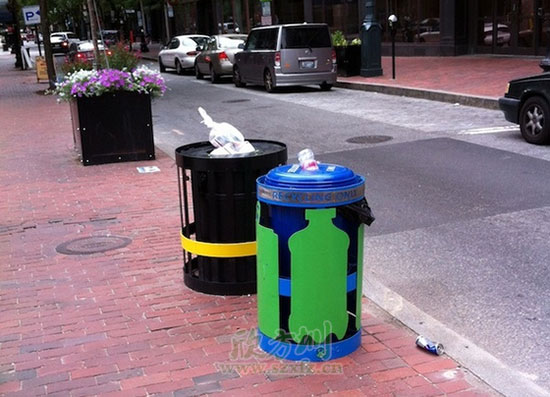 拾金不昧好品德，垃圾桶旁撿萬元巨款如數(shù)歸還