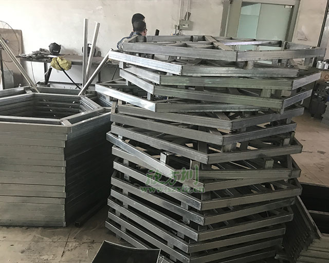 ??诨疖囌菊九_花盆垃圾桶生產(chǎn)工藝