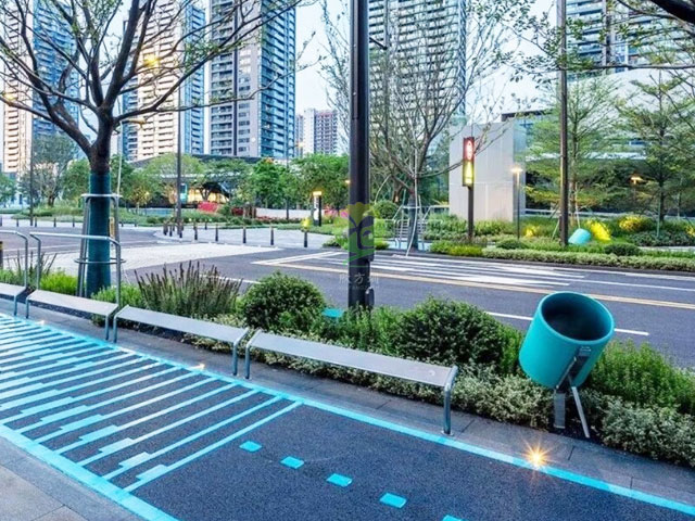 騎行道專(zhuān)線(xiàn)垃圾桶在深圳陸續(xù)投放