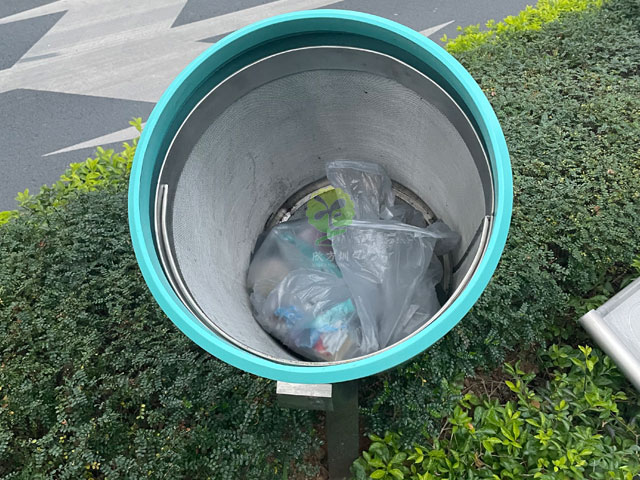 騎行道專(zhuān)線(xiàn)垃圾桶在深圳陸續(xù)投放